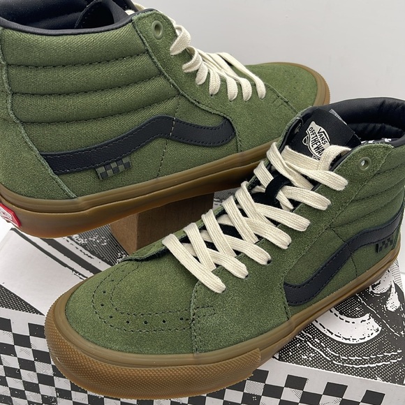 Vans WMNS Skate Sk8-Hi Green/Gum
VN0A5FCC17P
Sneakersers - Picture 9 of 16